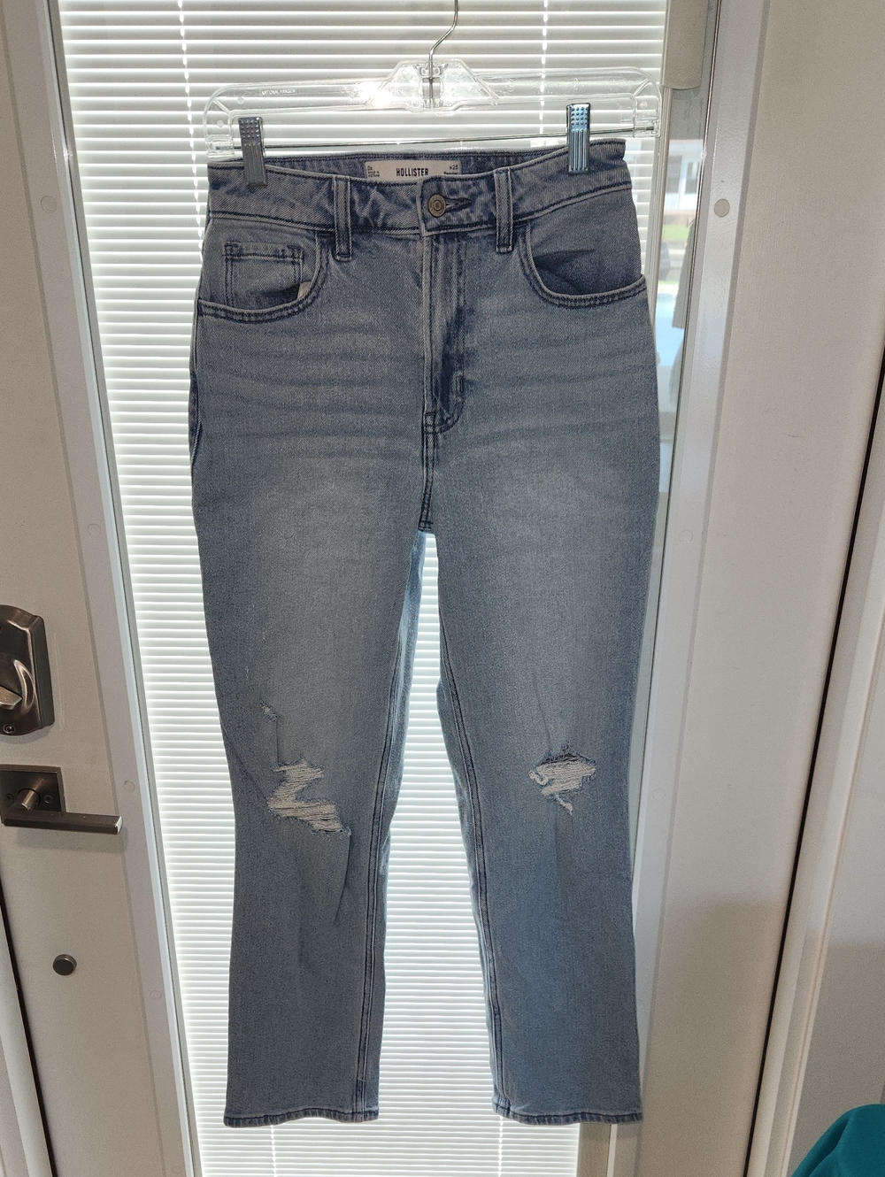 Hollister Women's Light Blue Straight Leg Distressed Jeans
